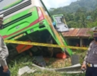 8 Kebiasaan Buruk Supir Truk dan Bus di Indonesia yang Dapat Menimbulkan Kecelakaan