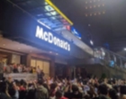 Penutupan McDonald's Sarinah Ramai Dihadiri Warga di Tengah Pandemi Corona, Mengorbankan Masa Depan Demi Masa Lalu?
