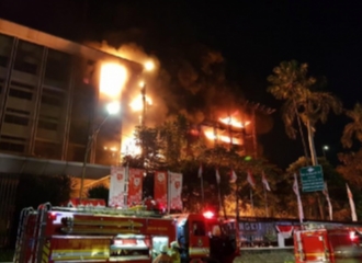 BREAKING: Gedung Kejaksaan Agung di Jaksel Dilanda Kebakaran Sabtu Malam Ini