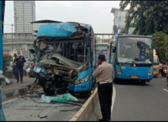 Kecelakaan 2 Bus Transjakarta di Cawang, Tiga Orang Dilaporkan Meninggal Dunia