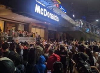 Penutupan McDonald's Sarinah Ramai Dihadiri Warga di Tengah Pandemi Corona, Mengorbankan Masa Depan Demi Masa Lalu?