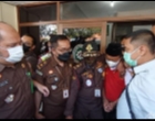Guru Pesantren yang Perkosa dan Hamili Belasan Santriwati di Bandung Dituntut Hukuman Mati