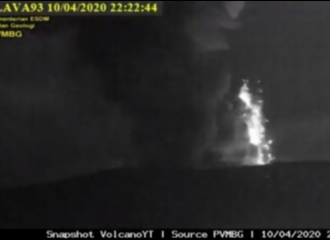 Erupsi Gunung Anak Krakatau Jumat Malam, Kolom Abu Setinggi Lebih Dari 300 Meter