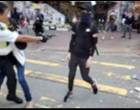 Hong Kong: Petugas Polisi (Lagi-lagi) Tembak Seorang Pria Dengan Peluru Asli Hingga Kritis