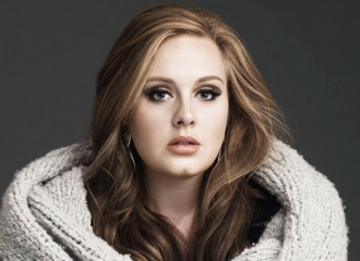 Inilah Jadinya Lagu Adele 'Hello' Dinyanyikan Memakai Resleting
