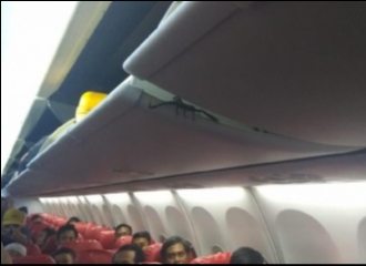 Seekor Kalajengking Terlihat Merayap di Kabin Pesawat Lion Air!