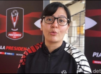 Sempat Diusir Suporter, Sekjen PSSI Ratu Tisha Kembali Nonton Final Piala Indonesia Lewat Tempat Duduk Lain