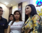 Dua Wanita Seksi yang Viral Keramas Sambil Naik Motor di Mojokerto Kini Berhadapan Dengan Sanksi Pidana