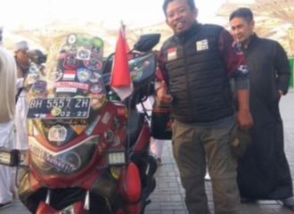 Biker Jambi Naik Nmax ke Mekkah, Tempuh 8 Bulan Perjalanan Bersama Sang Anak