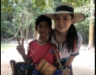 Seorang Bocah Penjual Suvenir di Kamboja Viral Karena Bisa Berbicara dalam Lebih dari 10 Bahasa