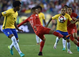 Lewat Gol Kontroversial, Peru Buat Brasil Tersisihkan