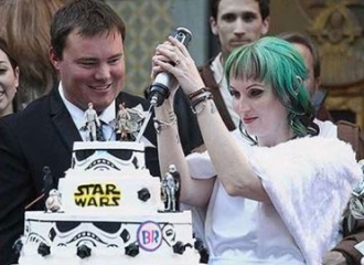 Keren! Pasangan Ini Gelar Pernikahan Ala Star Wars