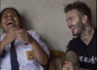 David Beckham Kunjungi Murid SMP di Semarang