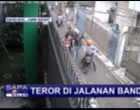 Ngeri Teror Pembacok Naik Sepeda Motor di Bandung