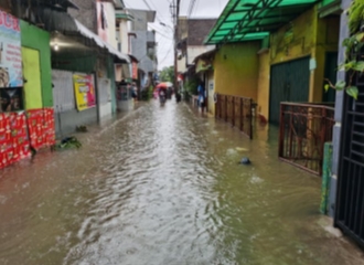 Hujan Deras dan Banjir Warnai Pergantian Tahun di Ibukota