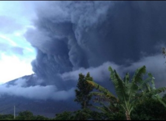 Gunung Sinabung Kembali Erupsi Pagi Hari Tadi Setelah 11 Bulan Tertidur