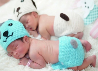 Heboh Bayi Kembar Beda Ayah di China