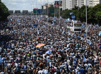 Messi dan Para Pemain Timnas Argentina Dievakuasi Menggunakan Helikopter Dari Parade di Buenos Aires