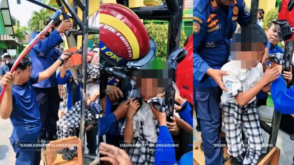 Damkar Tulungagung Berhasil Evakuasi Murid SD Yang Kepalanya Tersangkut di Tiang Ring Basket