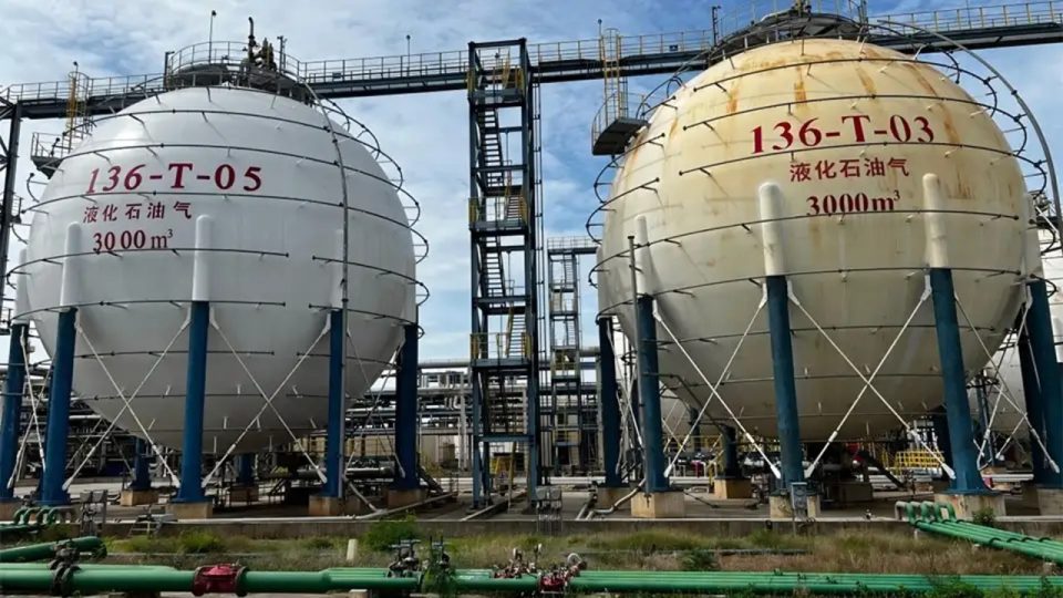 China Mulai Produksi Massal Cat Pelapis Yang Diklaim Turunkan Suhu Permukaan Hingga 25°C