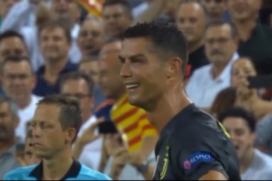 Cristiano Ronaldo Berlinang Air Mata Setelah Terkena Kartu Merah