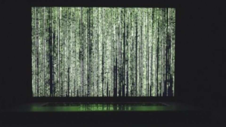 Canggih, Hacker Bisa Curi Data Dari Cahaya Monitor Perangkat Targetnya! 