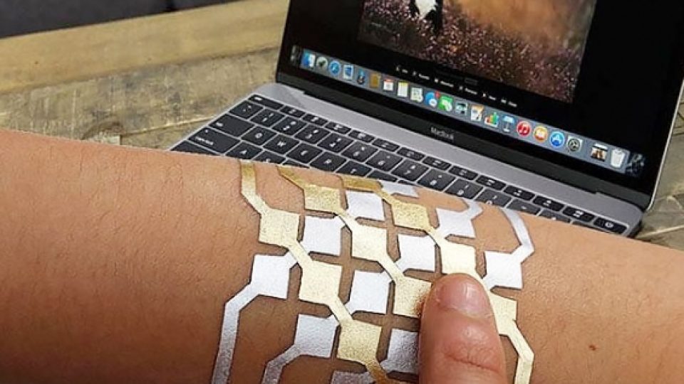 Wow Keren! Tato Temporer Ini Bisa Terhubung ke Smartphone