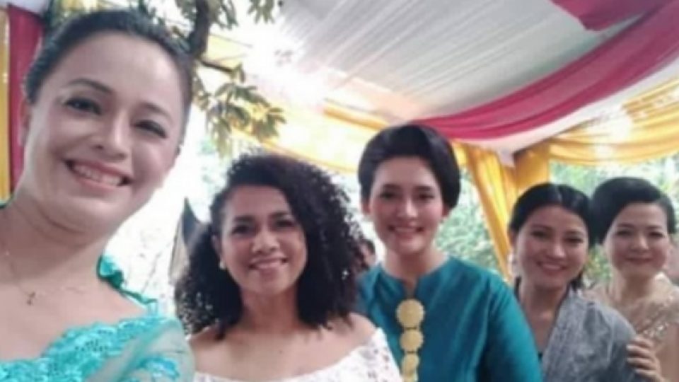 Netizen Kecolongan, Video Emak-emak berebut Rendang yang Viral Ternyata Syuting Iklan