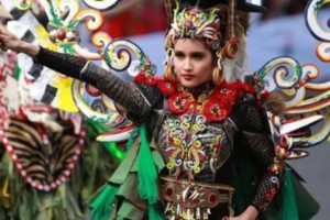 Cinta Laura Dikecam FPI dan MUI Karena Kostumnya di JFC 2019 Dianggap Melanggar Norma dan Agama