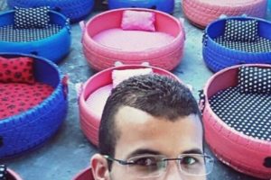 Seniman Brazil Ini Ciptakan Tempat Tidur Hewan Dari Ban Bekas