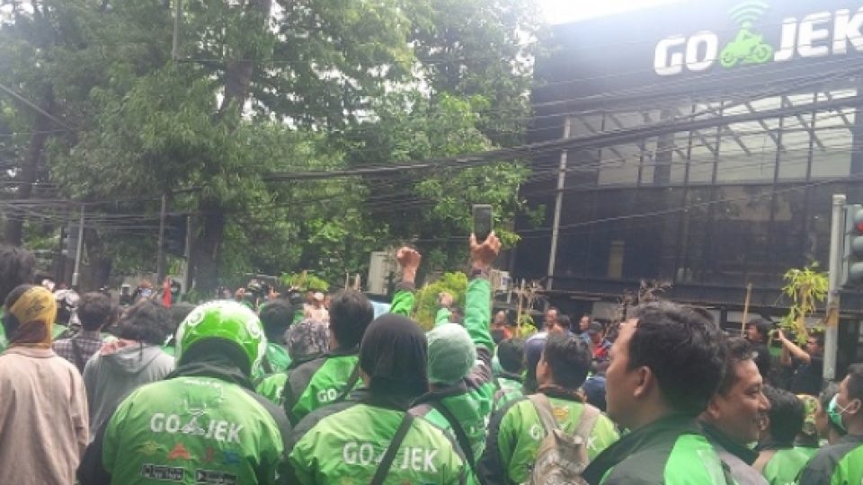 Inilah Isi selembaran yang dibagikan PT Gojek saat Driver Demo