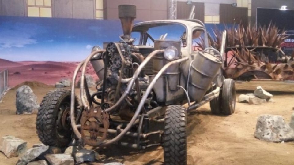 Mobil Edukasi Anak Bangsa Semarakkan IIMS 2016