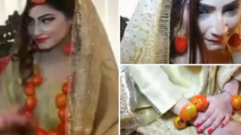 Harga Tomat Melambung Tinggi di Pakistan, Pengantin Wanita Ini Kenakan Perhiasan Dari Tomat
