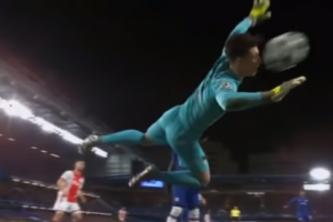 Liga Champions: 8 Gol, 2 Gol Bunuh Diri, 2 Pinalti dan 2 Kartu Merah Warnai Duel Chelsea Melawan Ajax