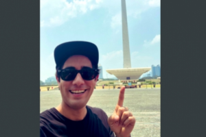 Kocak Netizen Indonesia Usul Zach King Untuk Hilangkan Gedung DPR/MPR