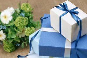 Video Membungkus Kado Natal Ala Jepang Ini Hebohkan Internet!