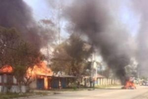 Rusuh di Wamena, Papua. Rumah Warga Hingga Fasilitas Pemerintah Dibakar, Bandara Lumpuh