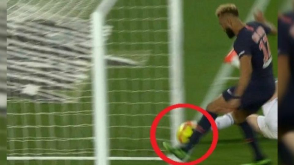 Blunder Konyol Choupo-Moting Batalkan Pesta Juara Paris Saint-Germain