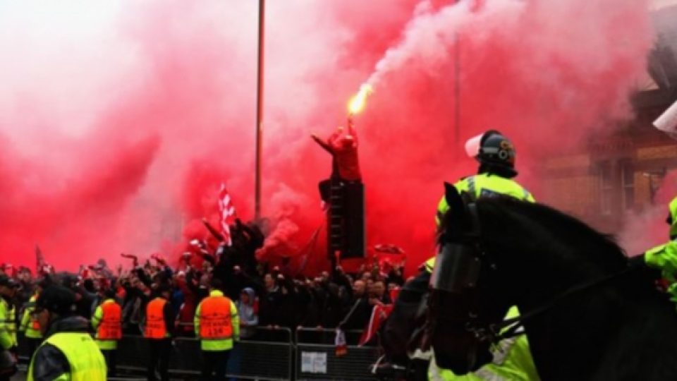 Kepolisian Merseyside Menahan Dua Pria Setelah Insiden Suporter Liverpool Yang Terluka Parah Sebelum Pertandingan Liverpool vs Roma Kemarin