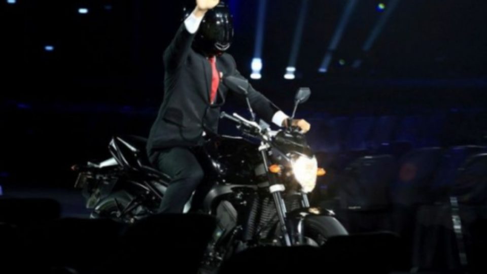 Heboh Video Presiden Jokowi Naik Motor Ke Upacara Pembukaan Asian Games 2018 di Stadion Utama Gelora Bung Karno