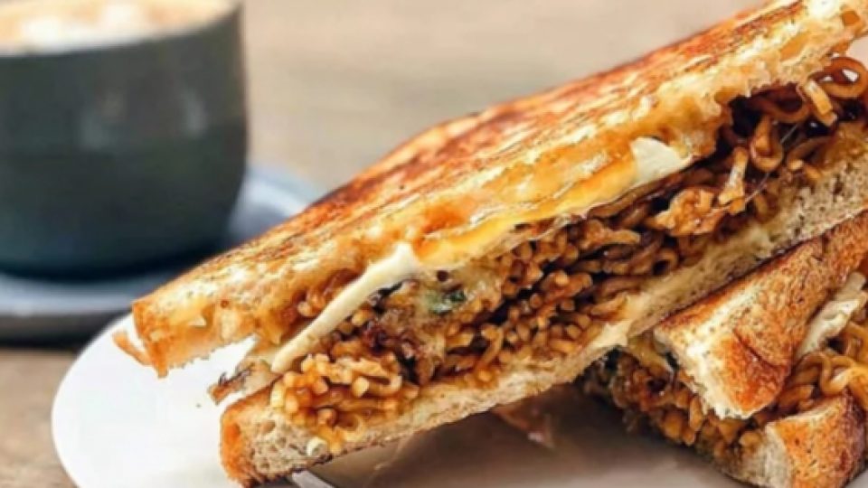 Sandwich Mi Goreng Dengan Lelehan Keju di Sydney, Australia Ini Jadi Sensasi di Internet