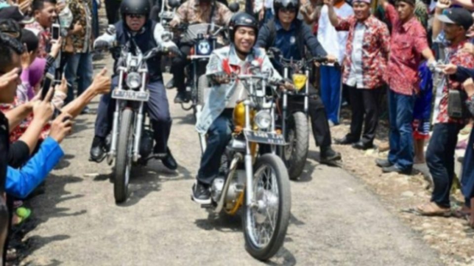 Presiden Jokowi Touring Bersama Rombongan Bikers Sejauh 30 Km