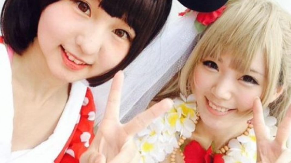Ini Alasan Mengapa Orang Senang Berselfie Dengan Gaya 'Peace'