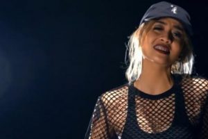 Videoklip Perdana Awkarin Bikin Netizen Geram, Ada Apa?