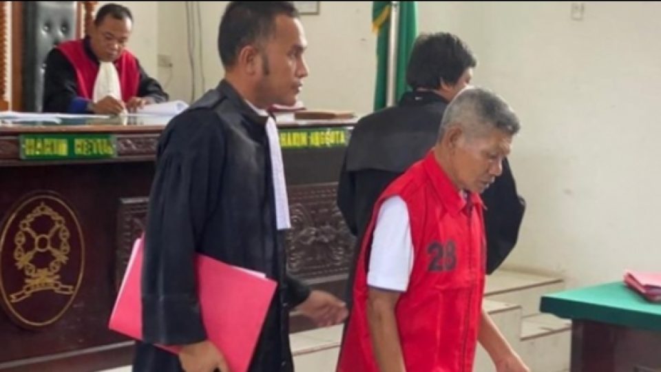 Miris, Jaksa Tega Penjarakan Kakek yang Ambil Sisa Getah Karet Seharga Rp17.450 dari Kebun Bridgestone