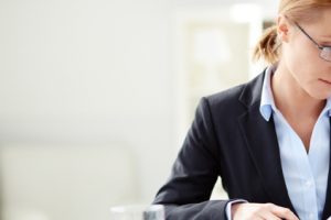 4 Aksesoris yang Bikin Terlihat Pintar