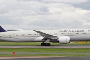 Pesawat Saudia Airlines Terpaksa Memutar Balik Karena Bayi Dari Seorang Penumpangnya Ketinggalan di Bandara