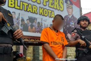 Remaja 18 Tahun Hendak Nodai Seorang Tante Tapi Gagal Karena Kemaluannya Diremas dan Ditarik