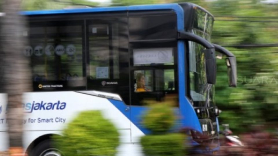 Viral Kontroversi Pemutaran Video Vulgar di TransJakarta