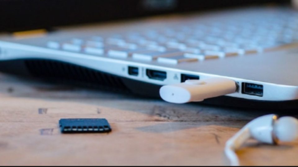 Kini Cabut Flashdisk di Windows 10 Tak Perlu Lagi 'Safely Remove'